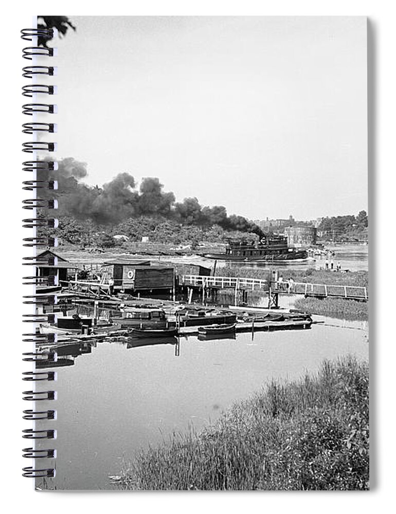 Inwood Spiral Notebook featuring the photograph Spuyten Duyvil Tugboat by Cole Thompson