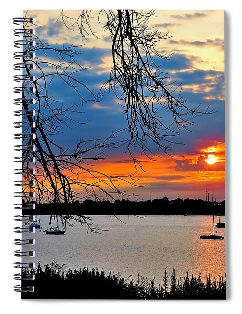 Sunset Spiral Notebook featuring the photograph Sundown Over Philadelphia by Linda Stern