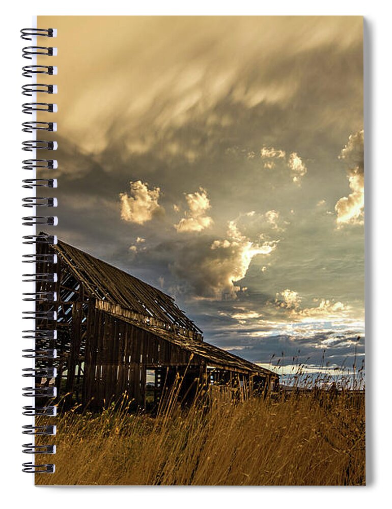 Barn Spiral Notebook featuring the photograph Sunset Flare at Mapleton Barn by Wesley Aston