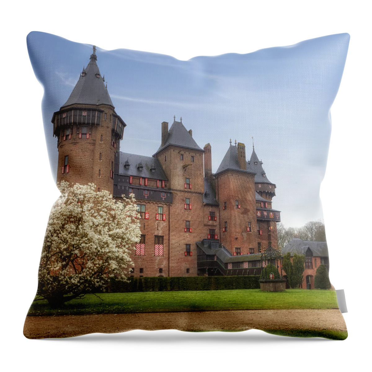 Castle De Haar Throw Pillow featuring the photograph Kasteel de Haar #1 by Joana Kruse