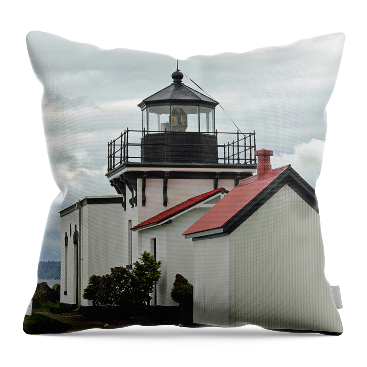 Point No Point Lighthouse Throw Pillow featuring the photograph Point No Point Lighthouse #1 by E Faithe Lester