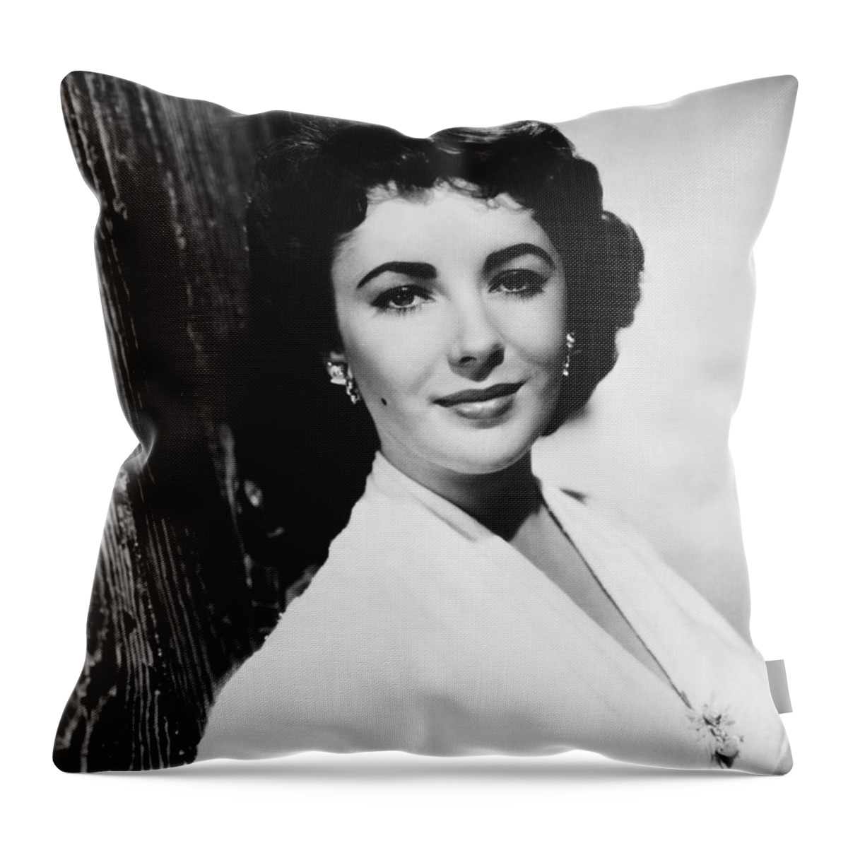 1950's Throw Pillow featuring the photograph Actress Elizabeth Taylor by Underwood Archives