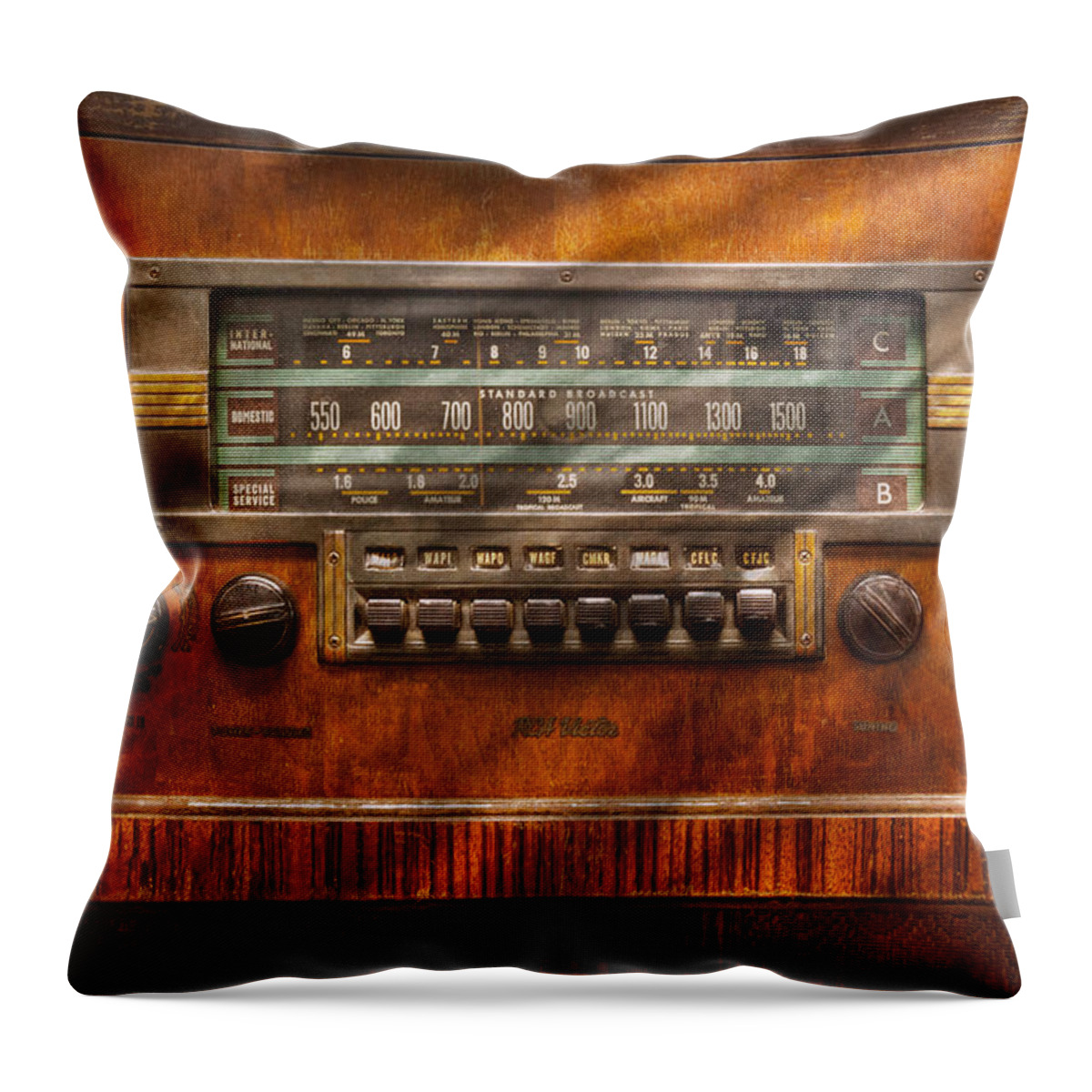 Savad Throw Pillow featuring the photograph Americana - Radio - Remember what radio was like by Mike Savad