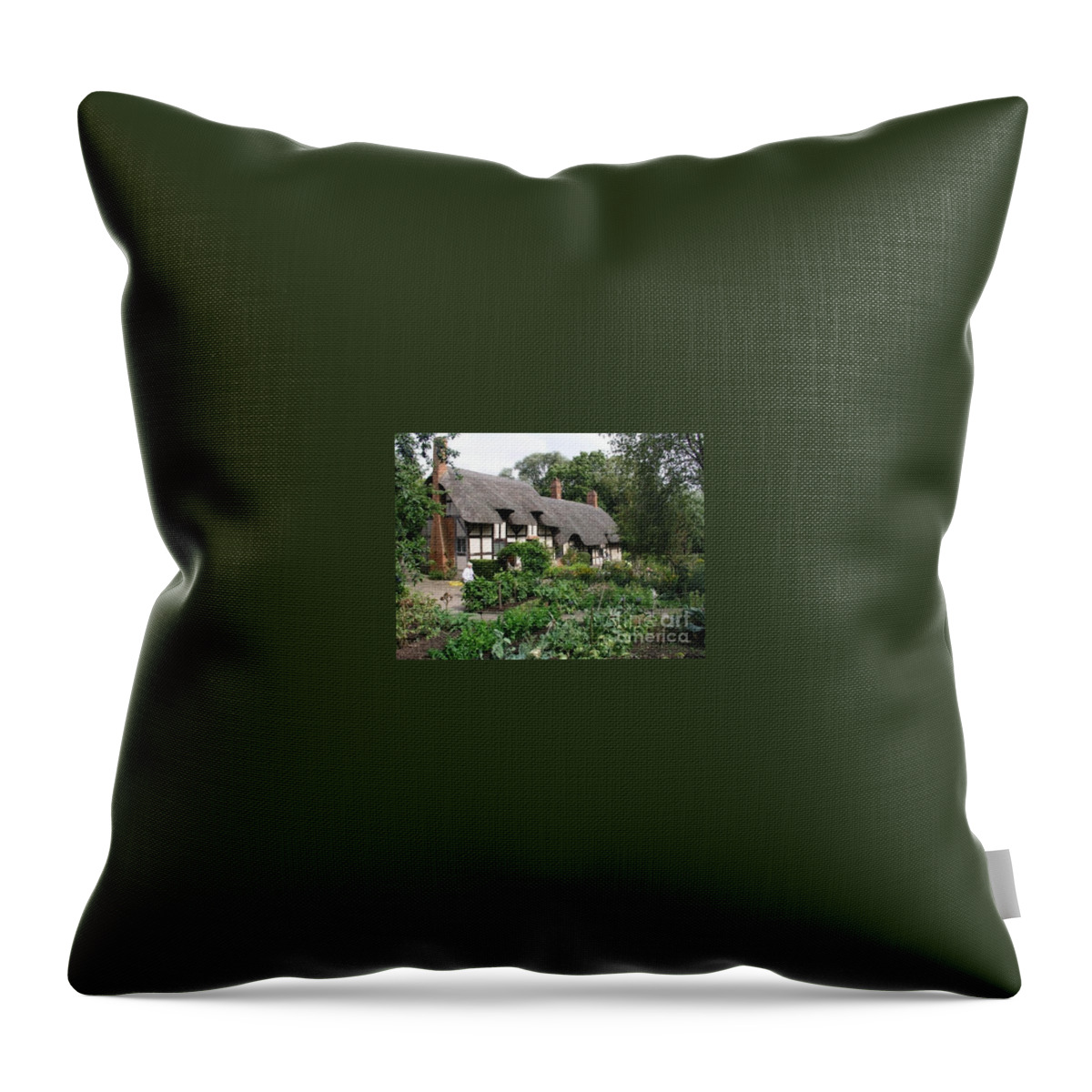 Anne Hathaway's Cottage Throw Pillow featuring the photograph Anne Hathaway's Cottage by Bev Conover