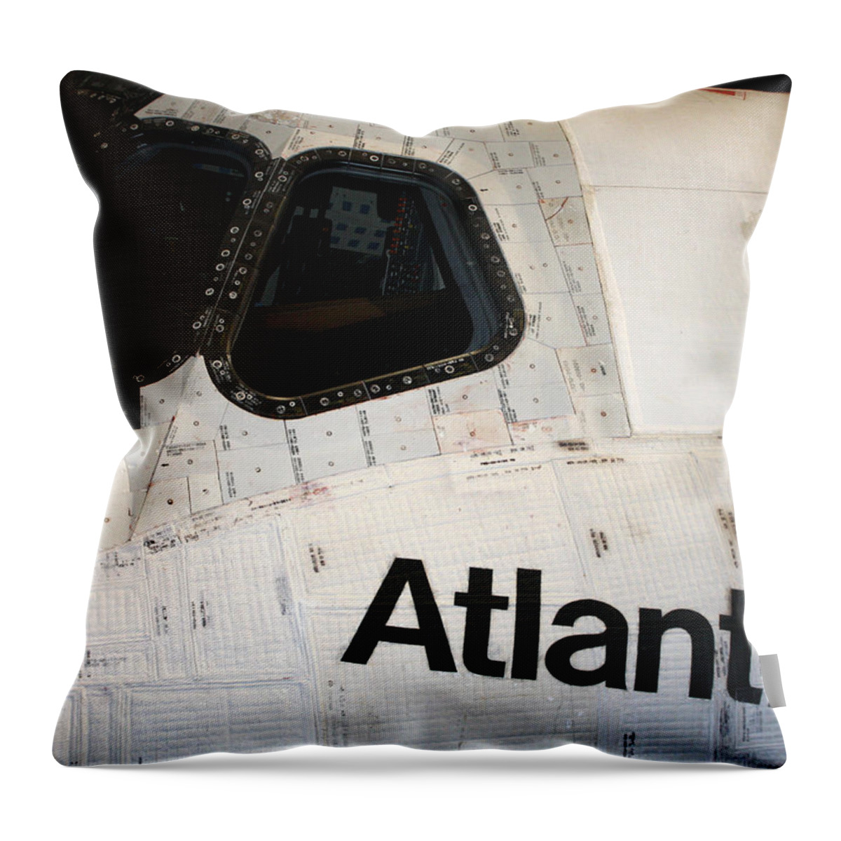 Kennedy Space Center Throw Pillow featuring the photograph Atlantis Up Close by David Nicholls