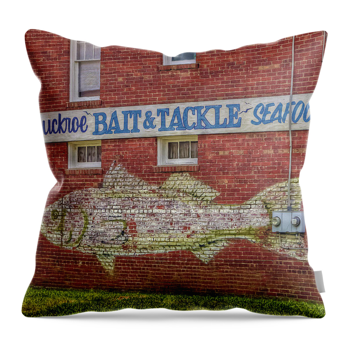 Buckroe Beach Throw Pillow featuring the photograph Buckroe Bait Tackle Seafood Shop by Jerry Gammon