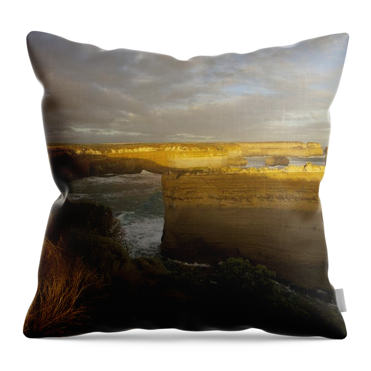 Australia Throw Pillow featuring the photograph Bay of Islands #3 by Stuart Litoff