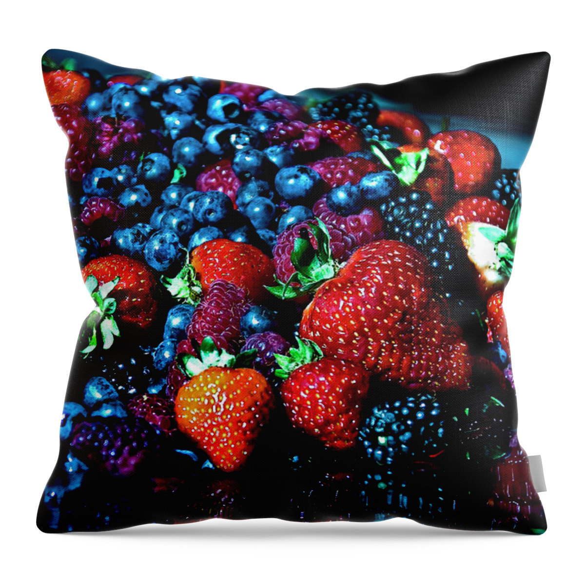 Serving Dish Throw Pillow featuring the photograph Berrylicious by Daniela White Images