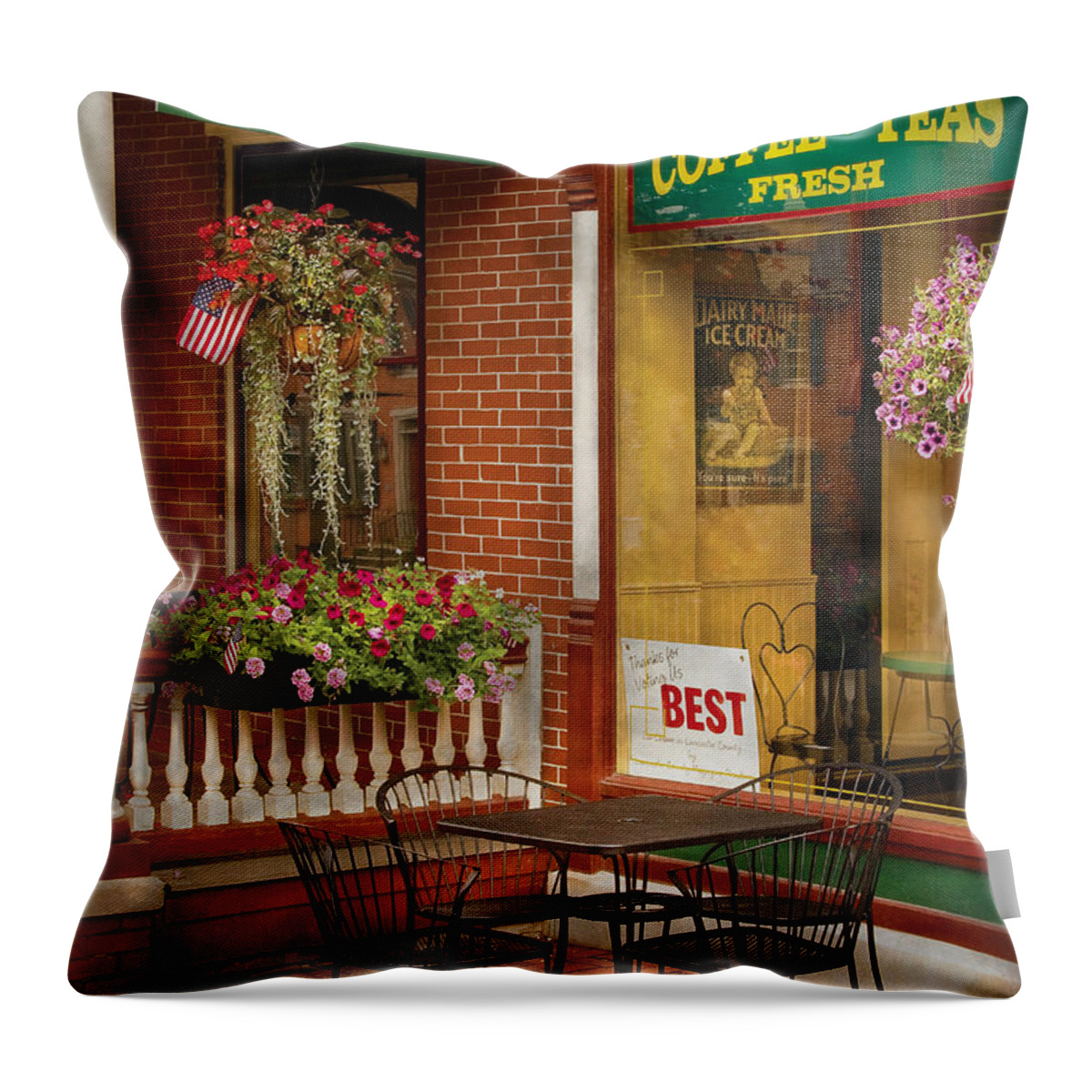 Ice Cream Throw Pillow featuring the photograph Cafe - The Best ice cream in Lancaster by Mike Savad