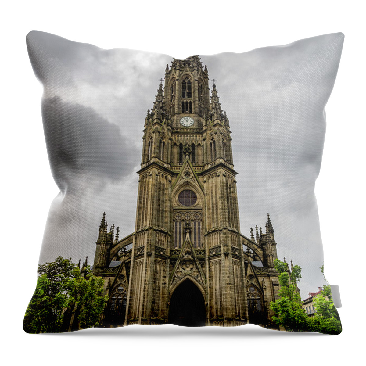 Catedral Throw Pillow featuring the photograph Catedral del Buen Pastor by Pablo Lopez