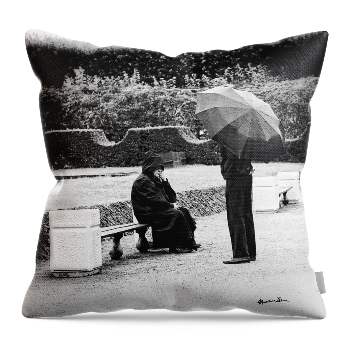 Men Throw Pillow featuring the photograph Conversation in the Rain by Madeline Ellis