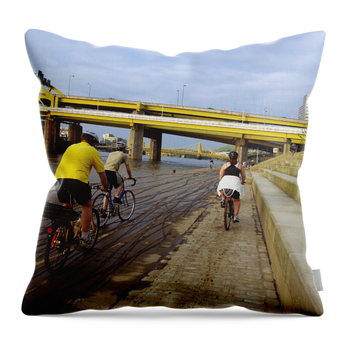 Bicycle Throw Pillow featuring the photograph Cyclist in Point State Park by Joyce Wasser