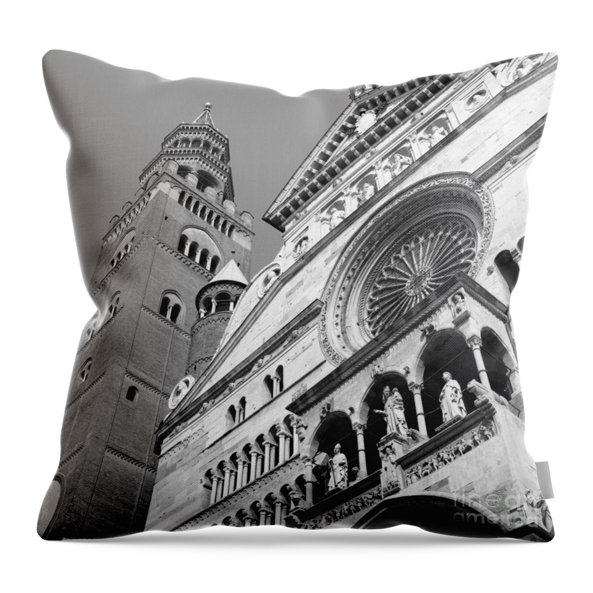 Duomo Throw Pillow featuring the photograph Duomo di Cremona e Torrazzo by Riccardo Mottola