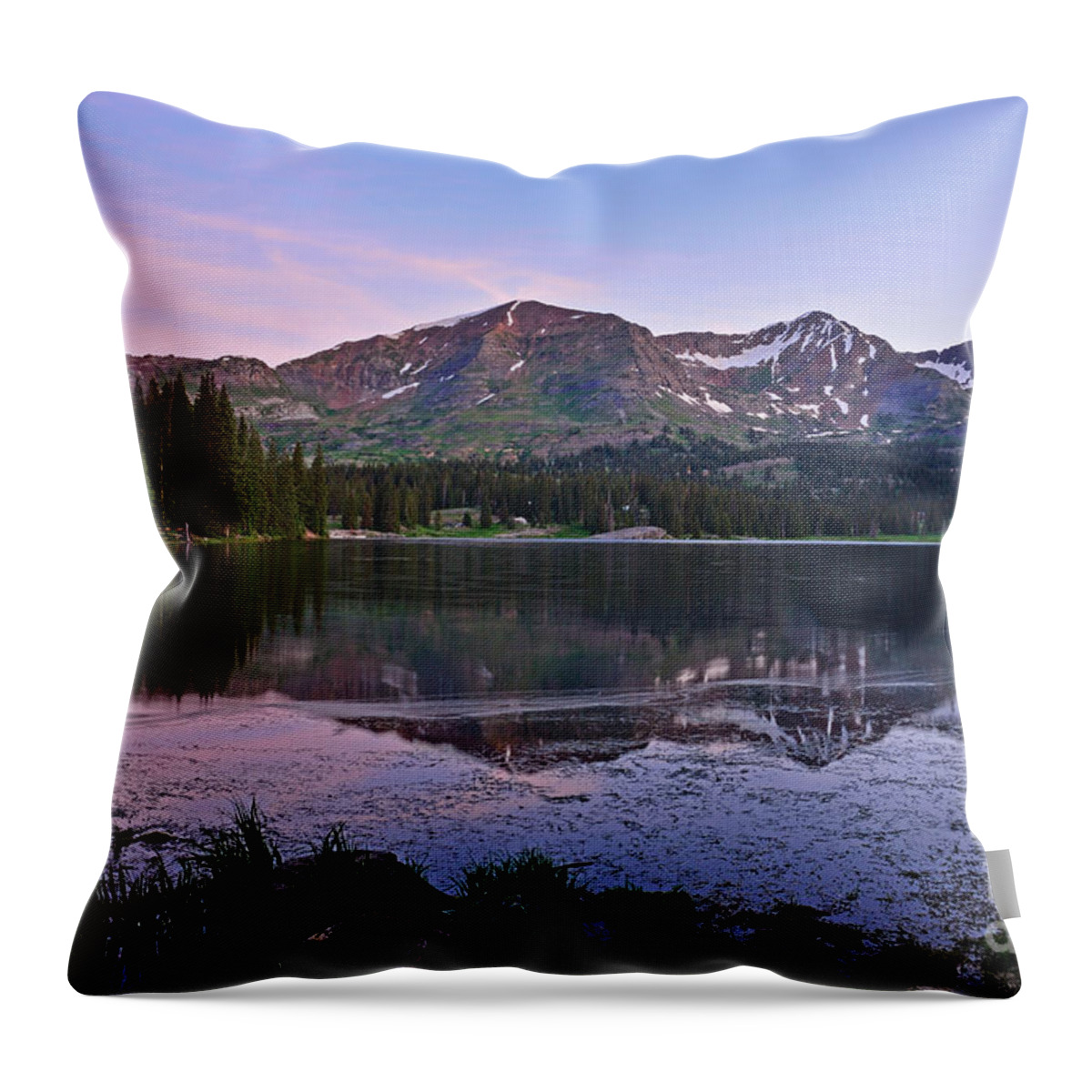 Lake Irwin Throw Pillow featuring the photograph Good Morning Irwin by Kelly Black