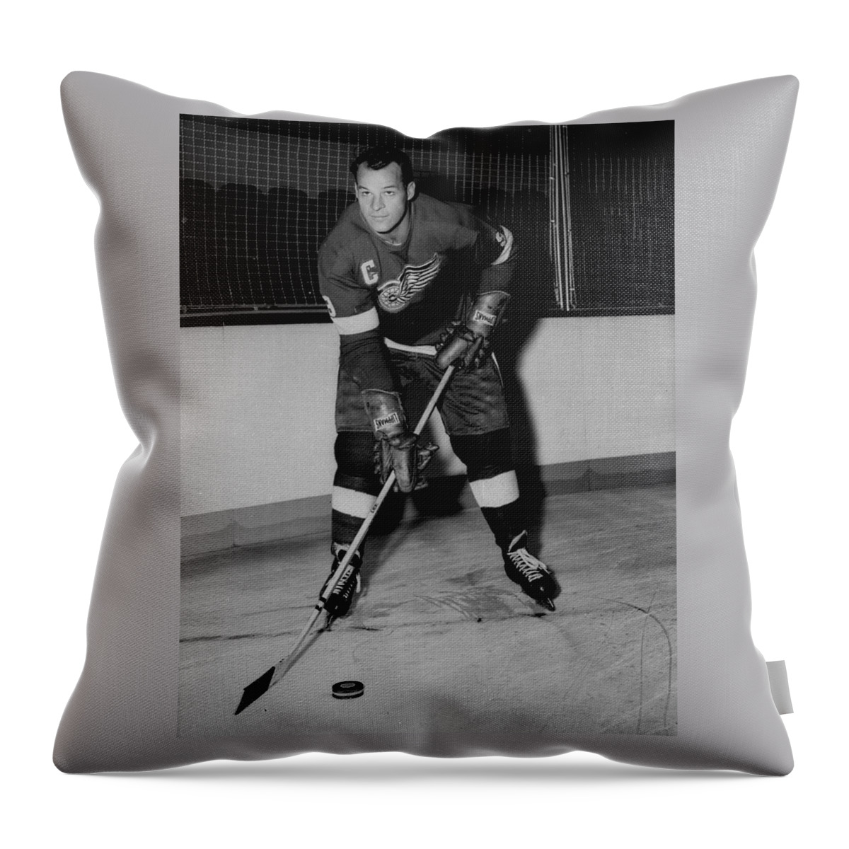 Gordie Throw Pillow featuring the photograph Gordie Howe Poster by Gianfranco Weiss