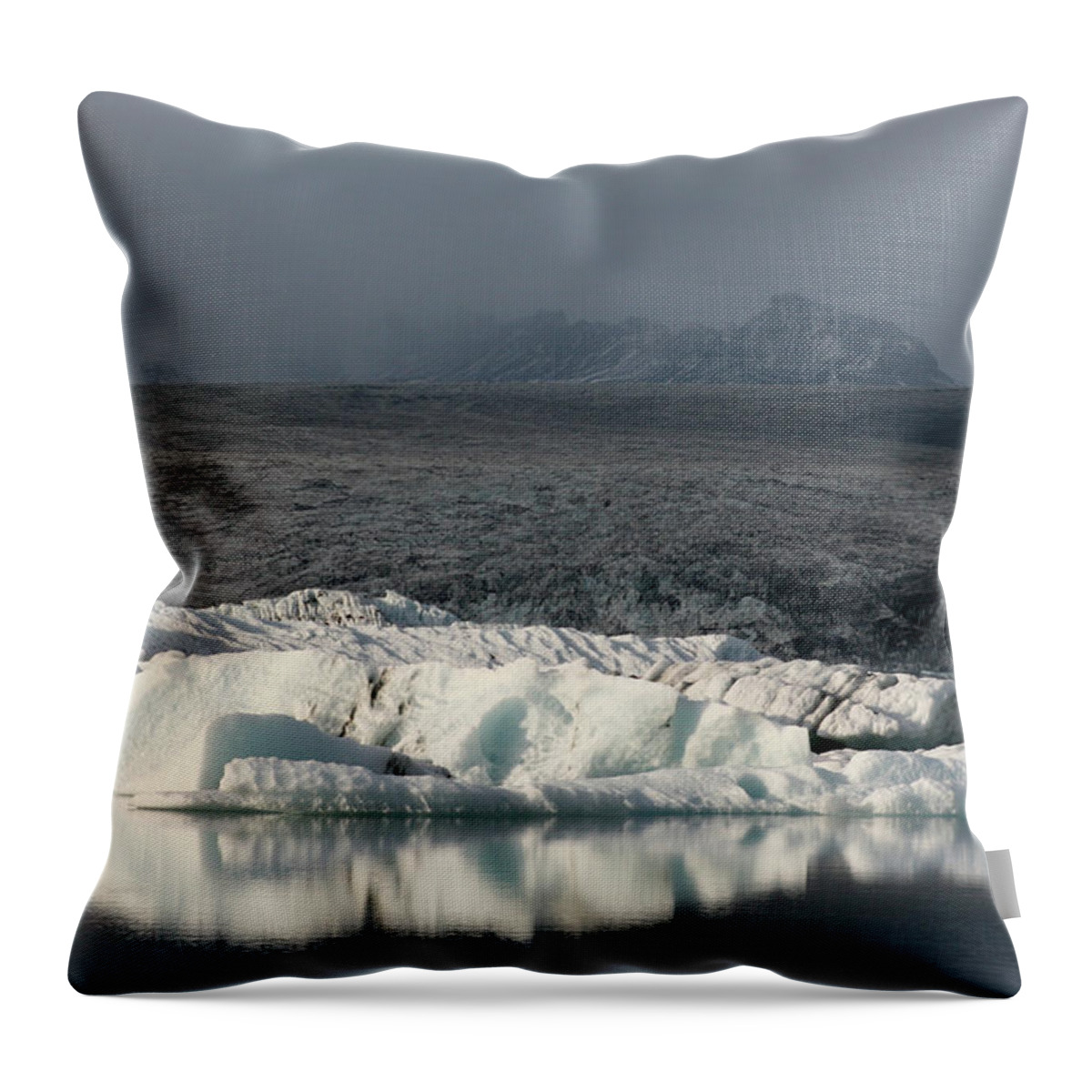 Water's Edge Throw Pillow featuring the photograph Jökulsárlón Lagoon by Richard Collins