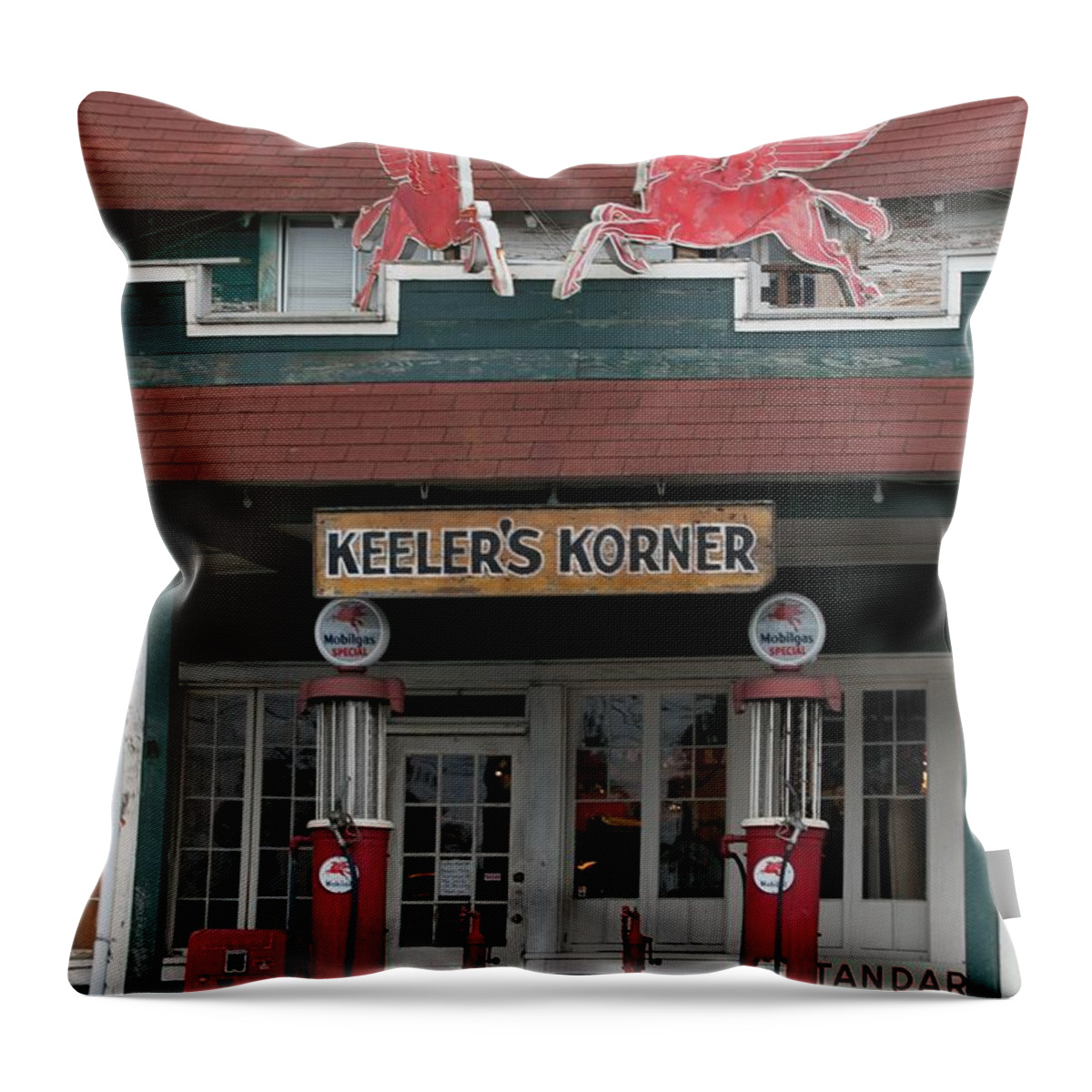 Red Roof Throw Pillow featuring the photograph Keeler's Korner II by E Faithe Lester