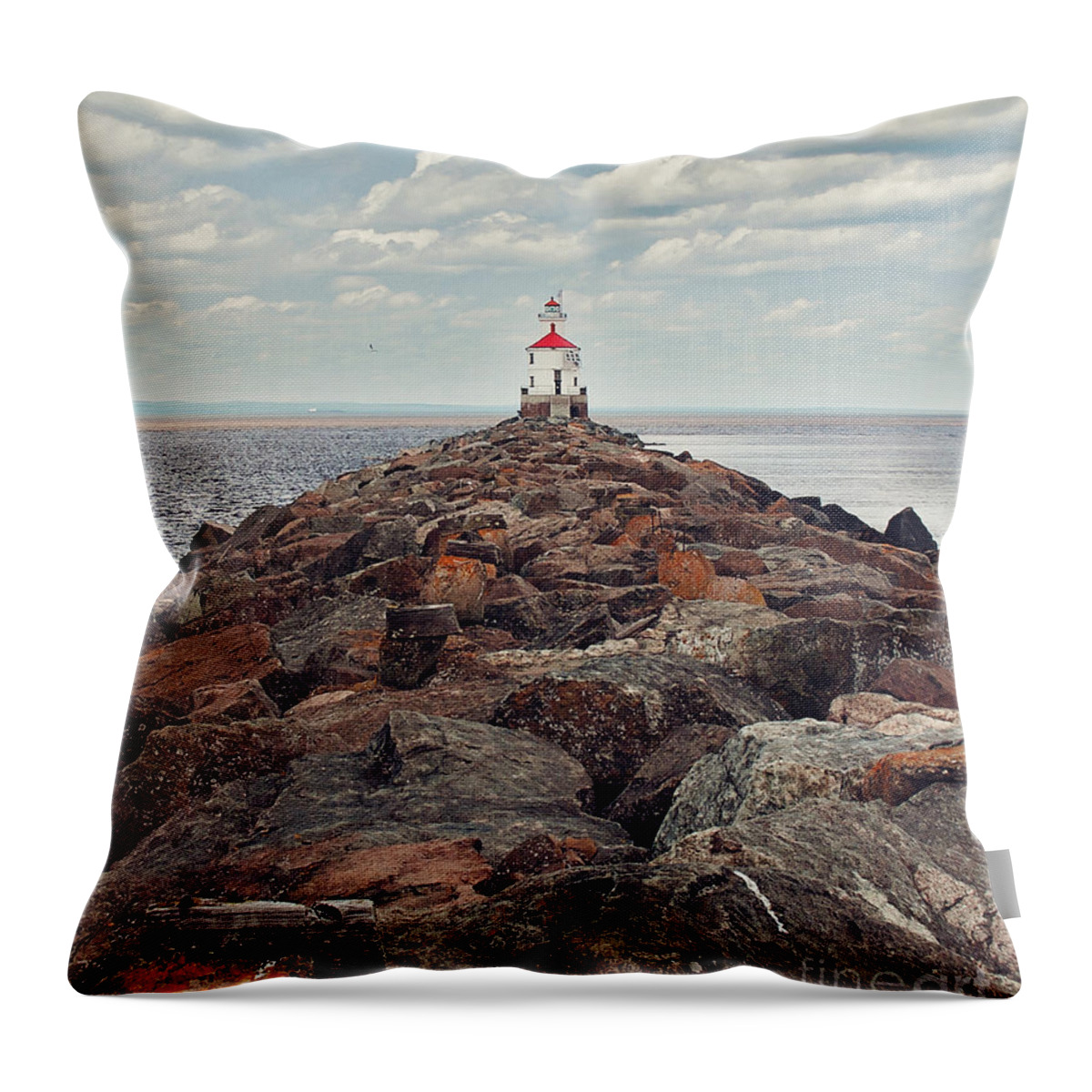 Light House Throw Pillow featuring the photograph Lake Superior Light House by Pam Holdsworth