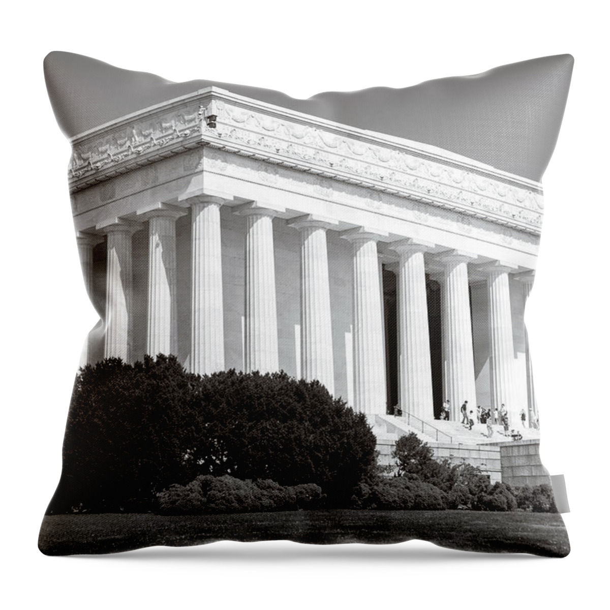 Lincoln Memorial Throw Pillow featuring the photograph Lincoln Memorial by Sennie Pierson