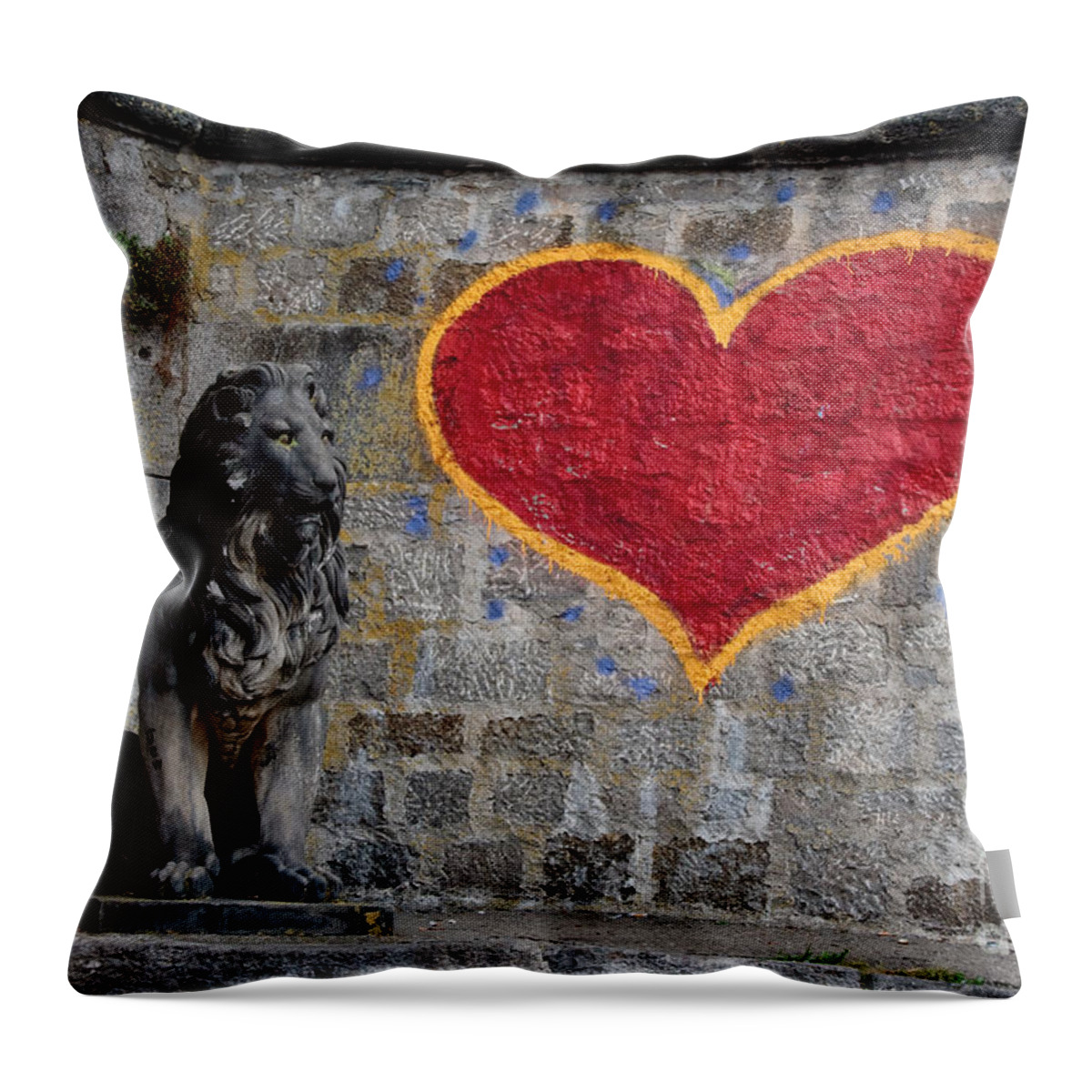 Statue Throw Pillow featuring the photograph Lionheart by Thomas Marchessault