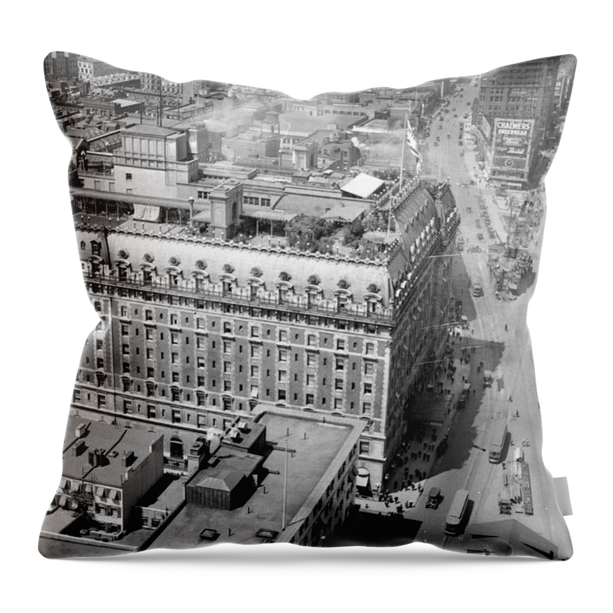 Architecture Throw Pillow featuring the photograph Nyc, Times Square, Hotel Astor, 1915-20 by Science Source
