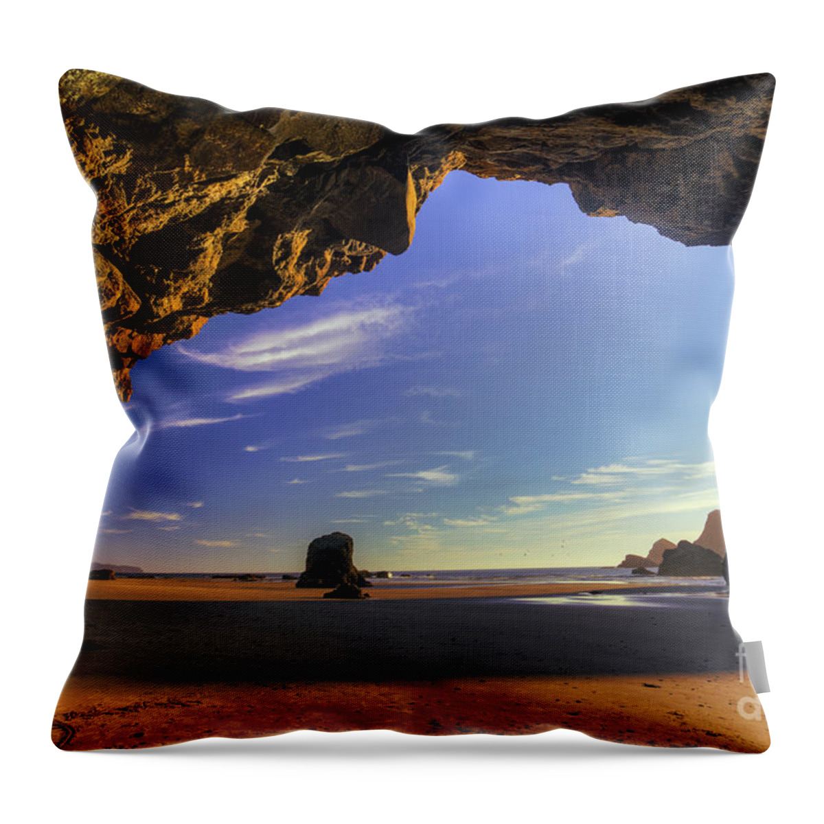 Oregon Throw Pillow featuring the photograph Oceanside Hideout by Mark Kiver