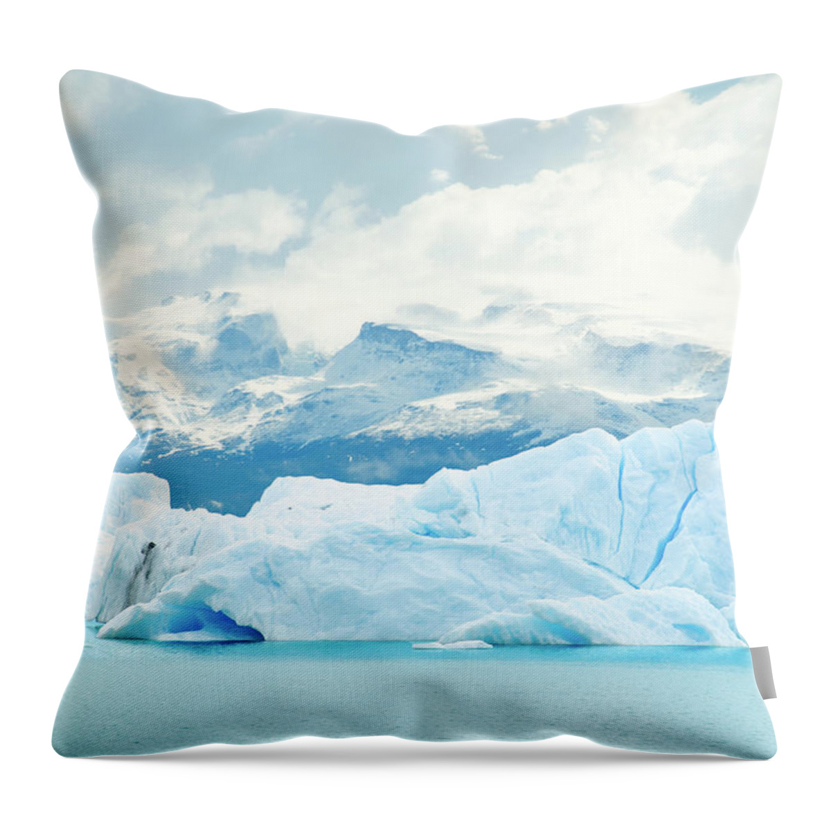 Scenics Throw Pillow featuring the photograph Paisaje Glaciar by Jonatan Martin