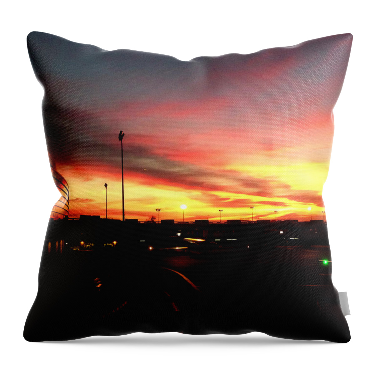 Philadelphia Throw Pillow featuring the photograph Philadelphia - PHL Sunset by Richard Reeve