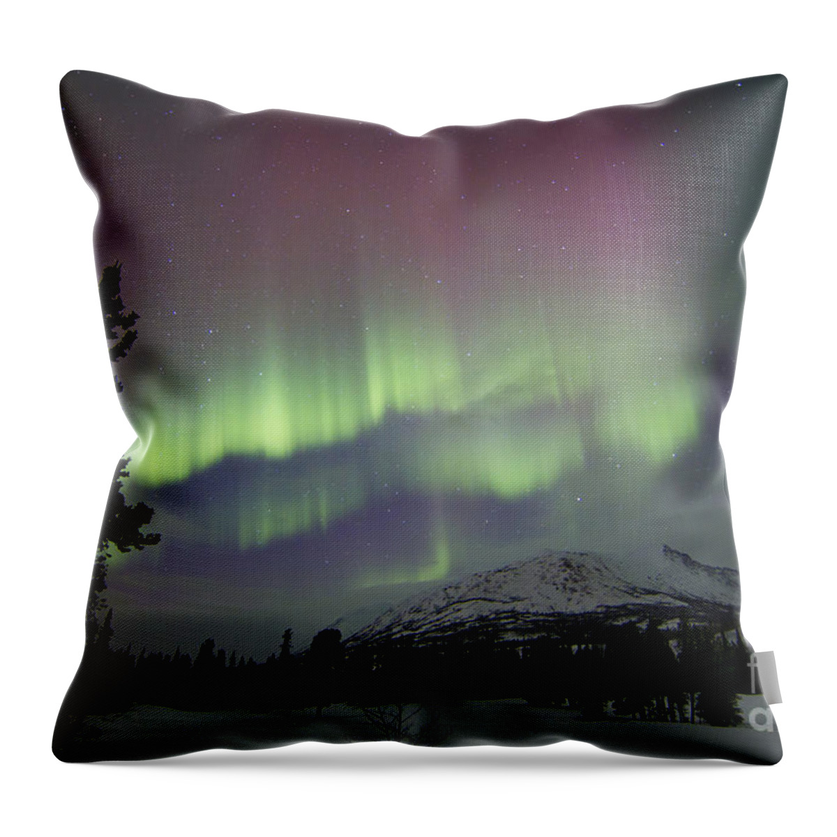 Horizontal Throw Pillow featuring the photograph Red And Green Aurora Borealis by Joseph Bradley
