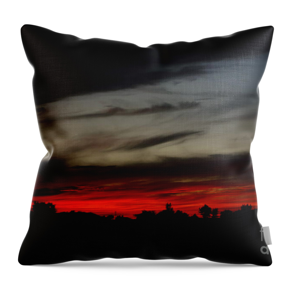 Red Sky Throw Pillow featuring the photograph Sailor's Delight 1 by Jacqueline Athmann