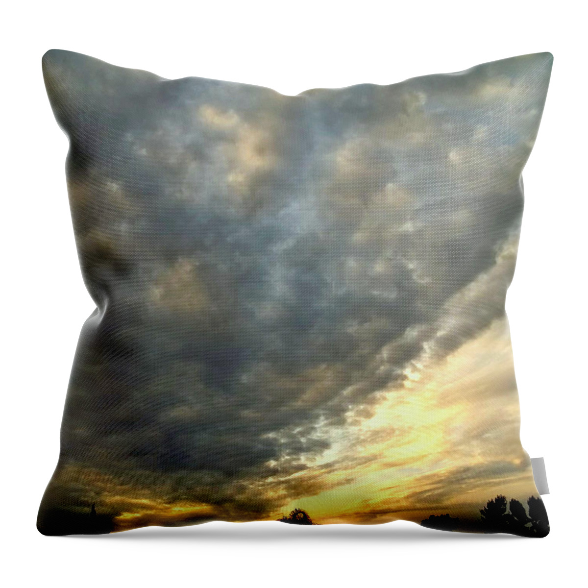 Glenn Mccarthy Throw Pillow featuring the photograph Sky Canvas by Glenn McCarthy Art and Photography