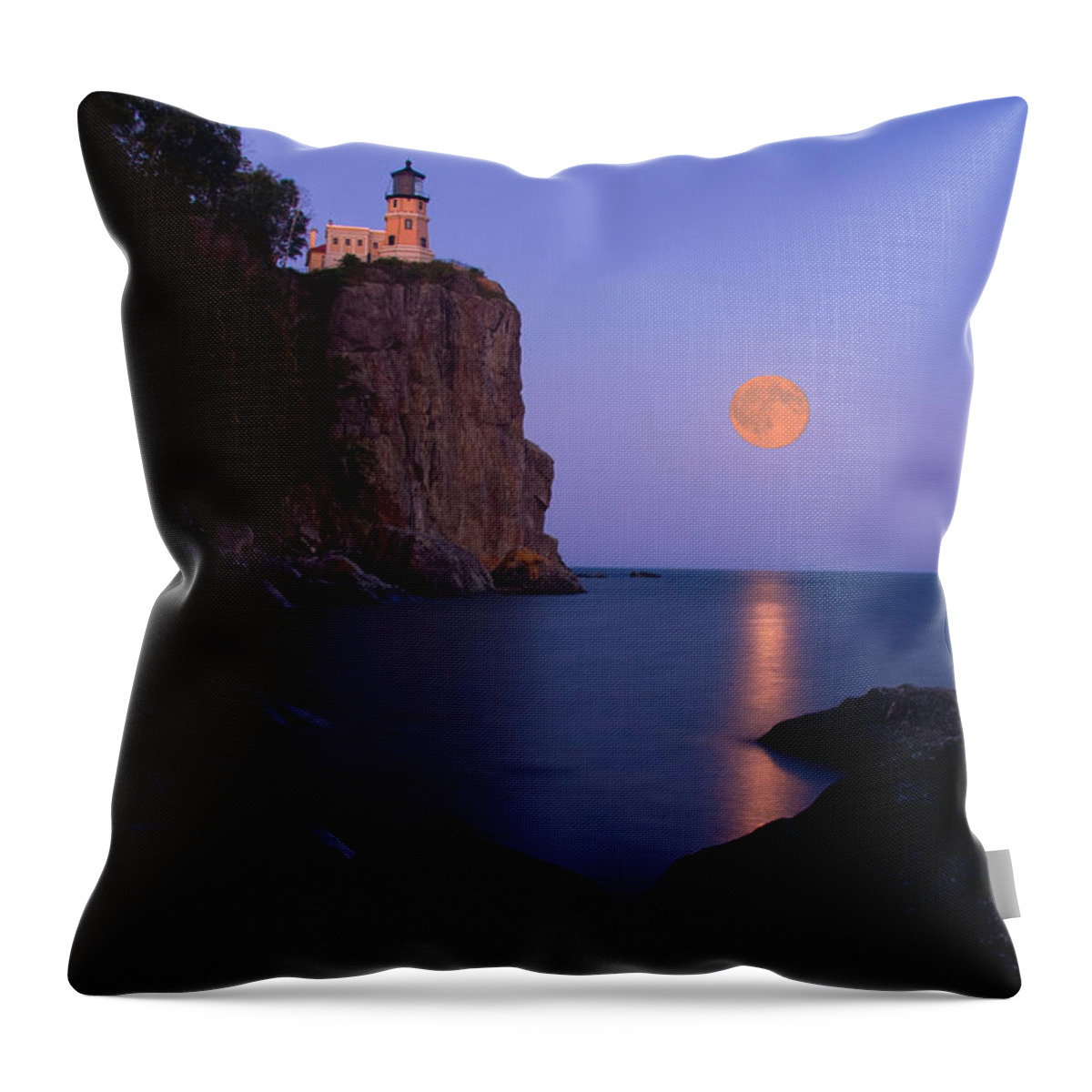 Split Rock Lighthouse Throw Pillow featuring the photograph Split Rock Lighthouse - Full Moon by Wayne Moran