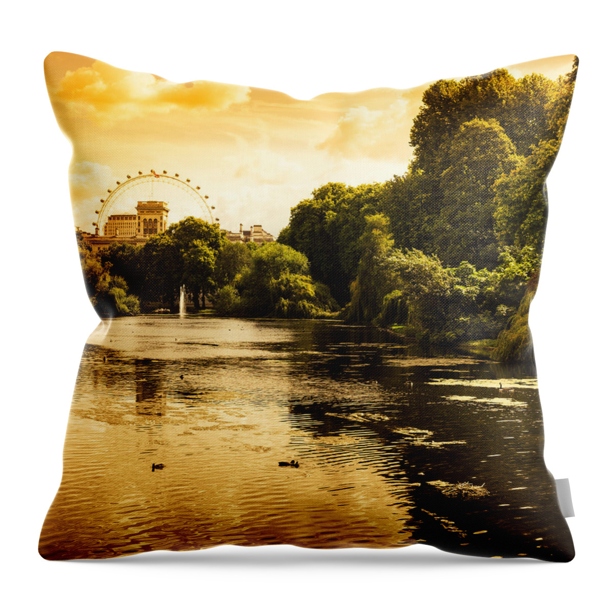 England Throw Pillow featuring the photograph St James Park In London by Franckreporter