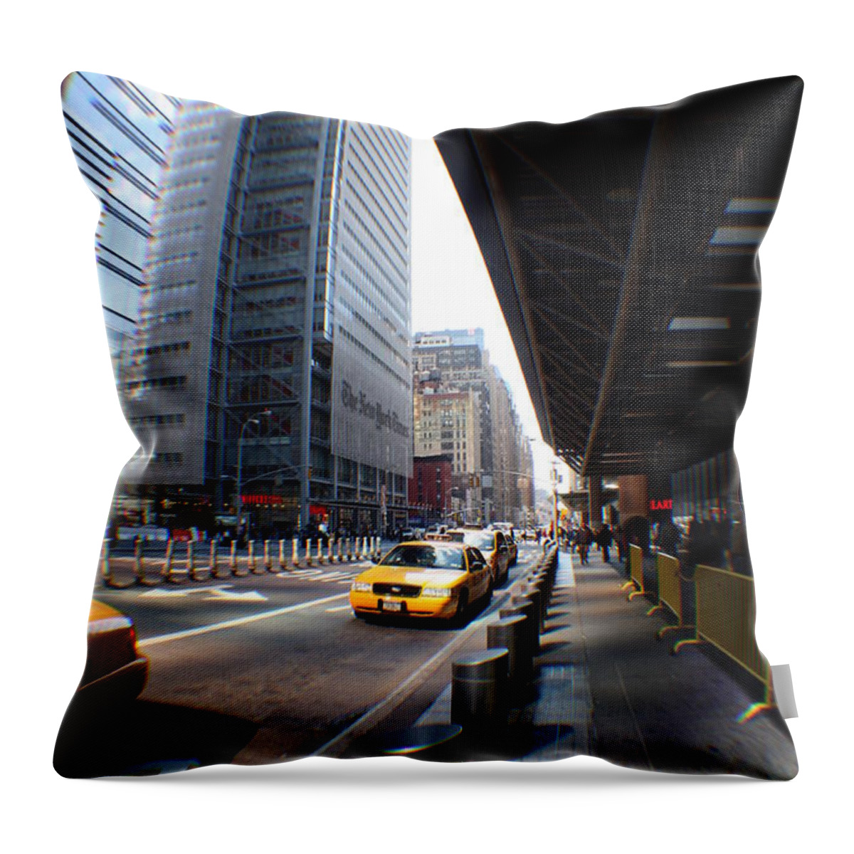 Rogerio Mariani New York Throw Pillow featuring the photograph Street NYC by Rogerio Mariani