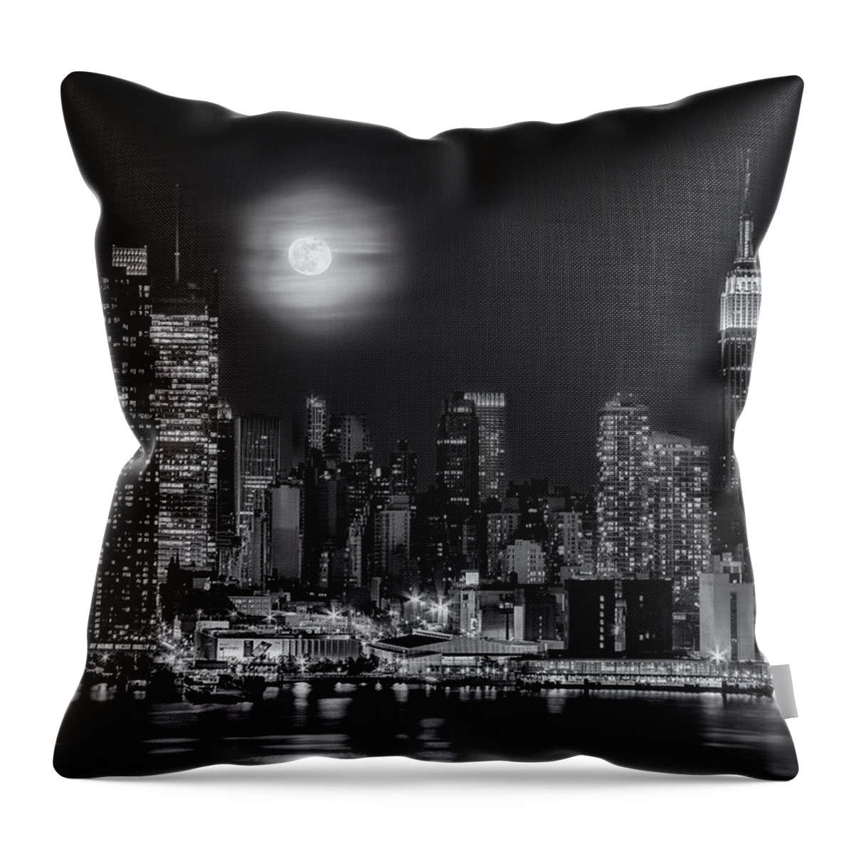 Empire State Building Throw Pillow featuring the photograph Super Moon Over NYC BW by Susan Candelario