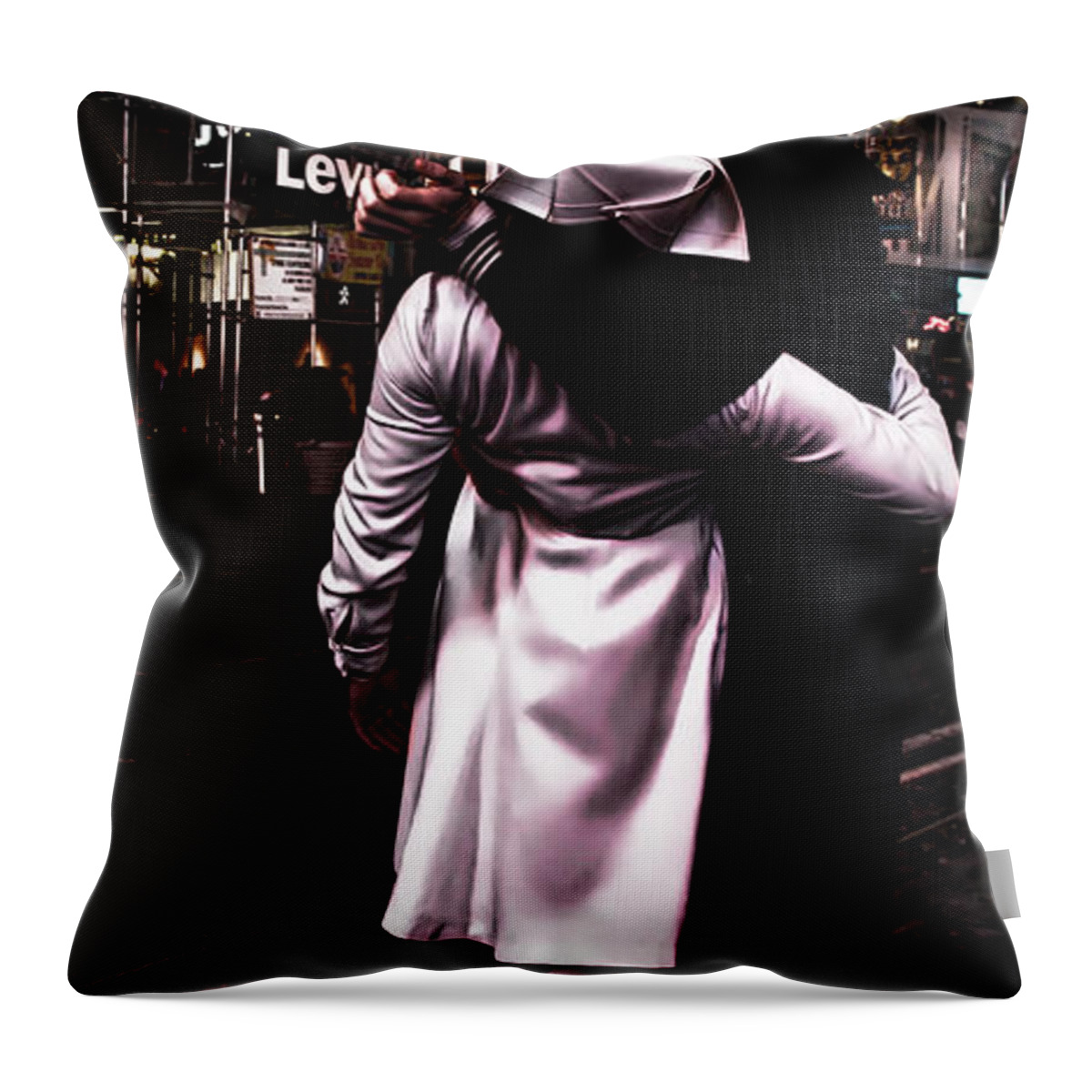 Kiss Throw Pillow featuring the photograph The Kiss in Times Square by Evie Carrier