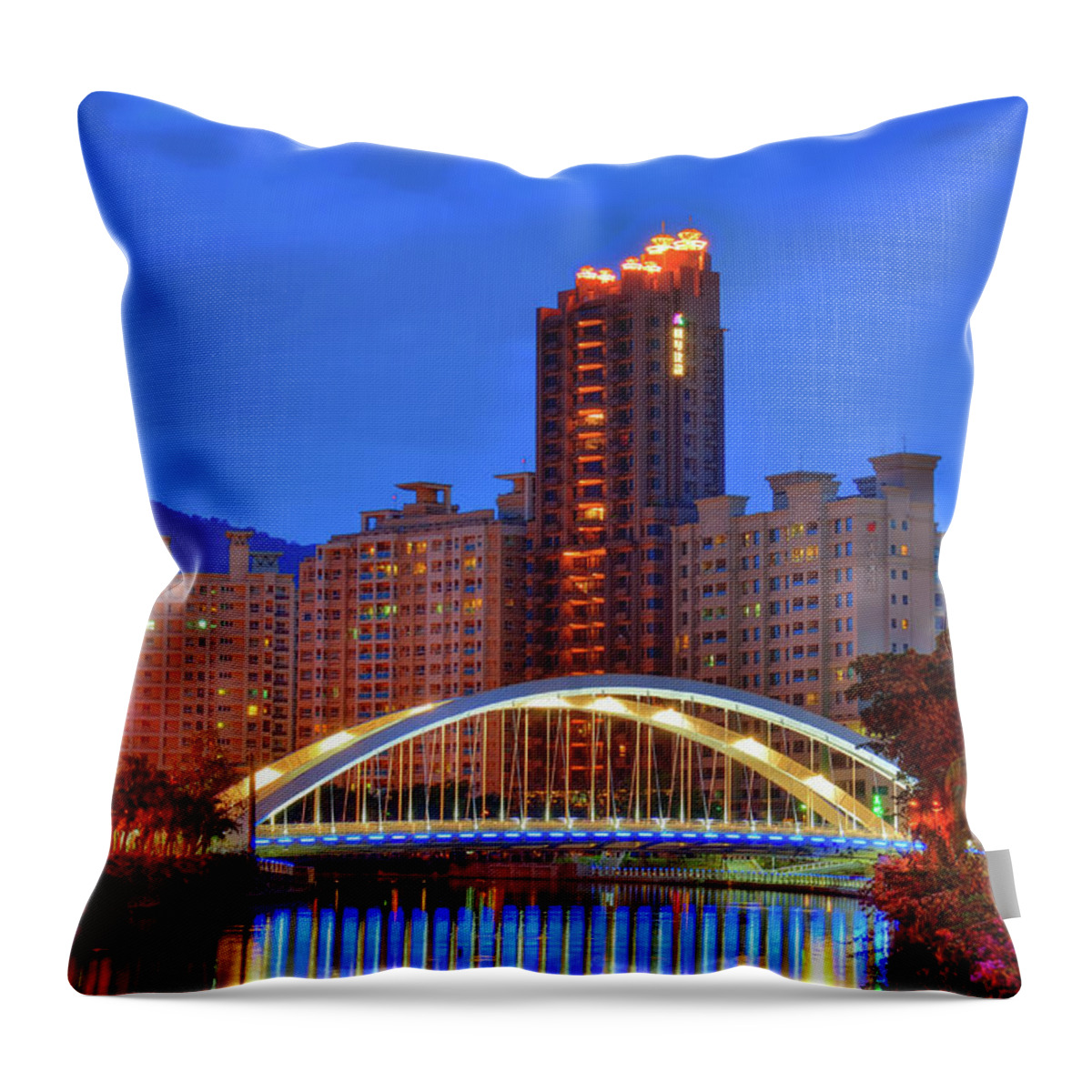 Arch Throw Pillow featuring the photograph Tonemapped by Anakin Tseng