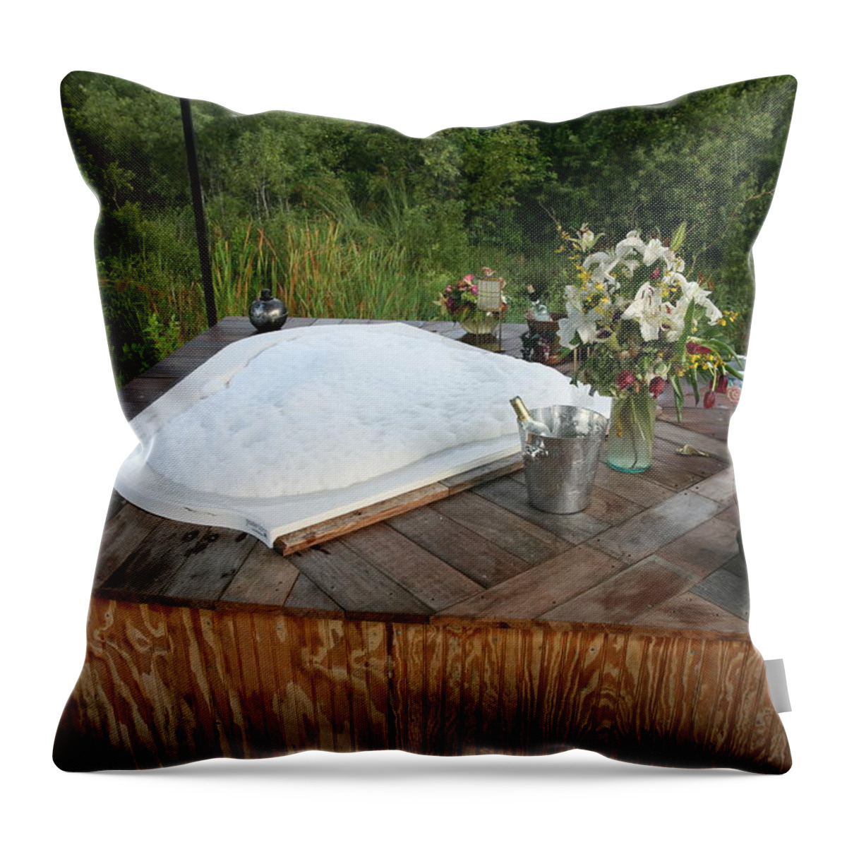 Everglades City Fl Professional Photographer Lucky Cole Throw Pillow featuring the photograph Bubble Bath by Lucky Cole