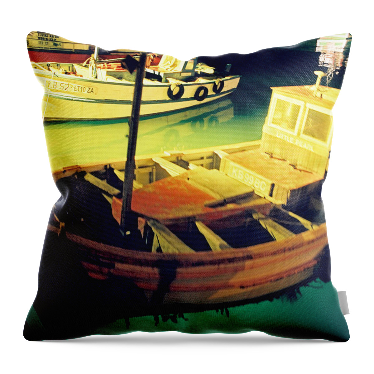 Fine Art America Throw Pillow featuring the photograph Floating by Andrew Hewett