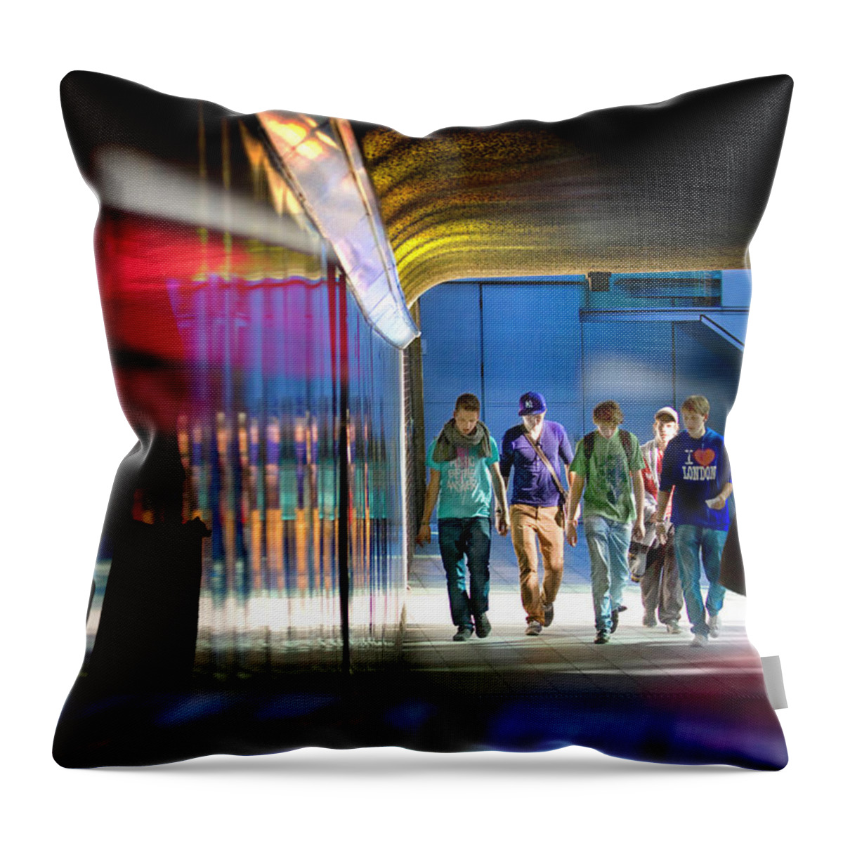 London Throw Pillow featuring the photograph Going Places by Richard Piper
