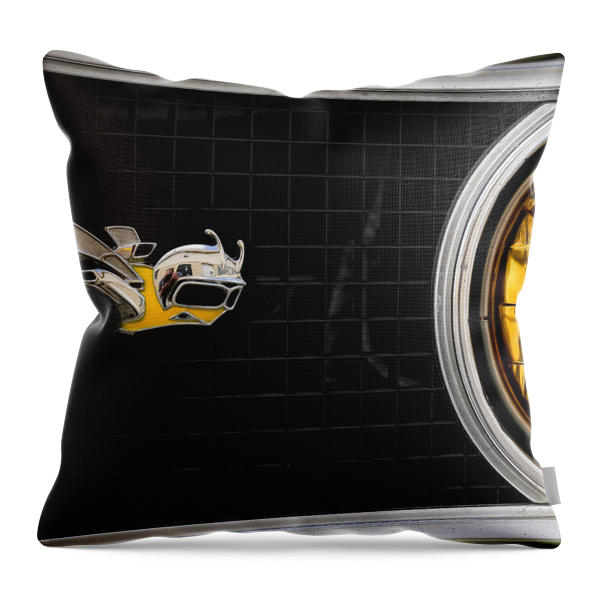Super Throw Pillow featuring the photograph Let It Bee by Gordon Dean II