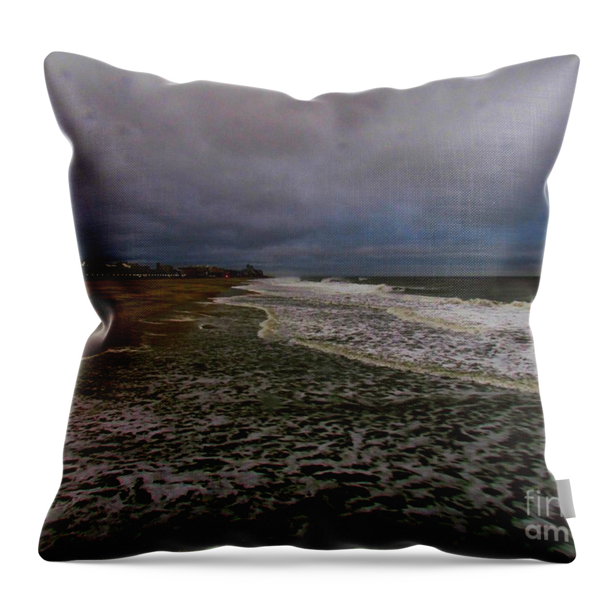 Wave Throw Pillow featuring the photograph Night wave by Rrrose Pix