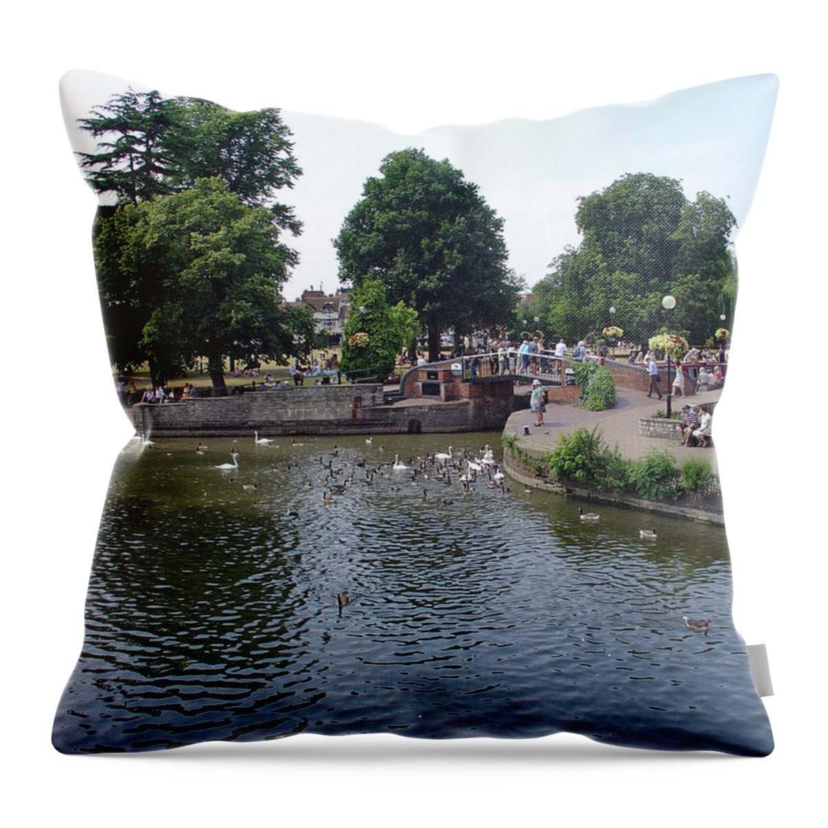 Canal Basin Throw Pillow featuring the photograph Stratford - River and Canal by Rod Johnson