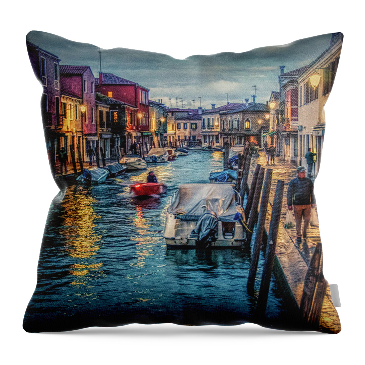 Venice Throw Pillow featuring the photograph Heading for Home. #1 by Brian Tarr