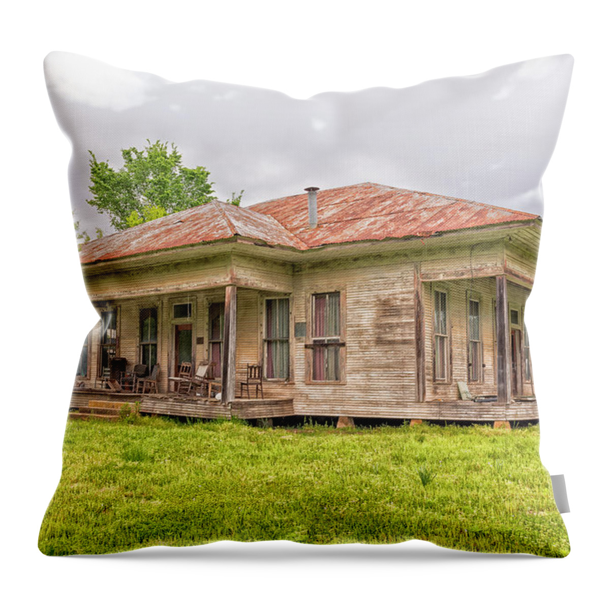 Arkansas Back Road Throw Pillow featuring the photograph Arkansas Roadside House by Victor Culpepper