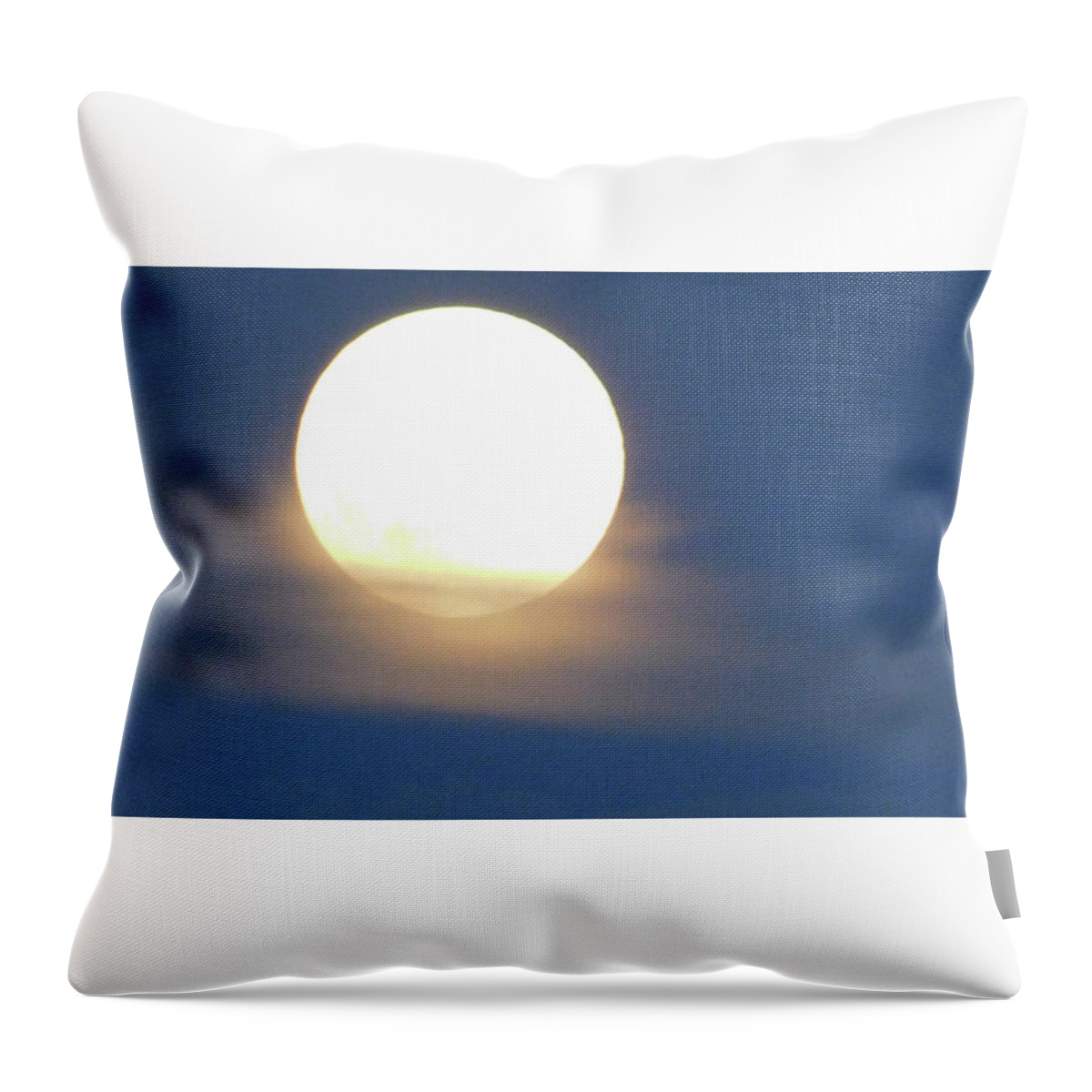 A Beautiful Picture Of The Sun Setting Throw Pillow featuring the photograph Sunset dreams #1 by Gillian Lovett