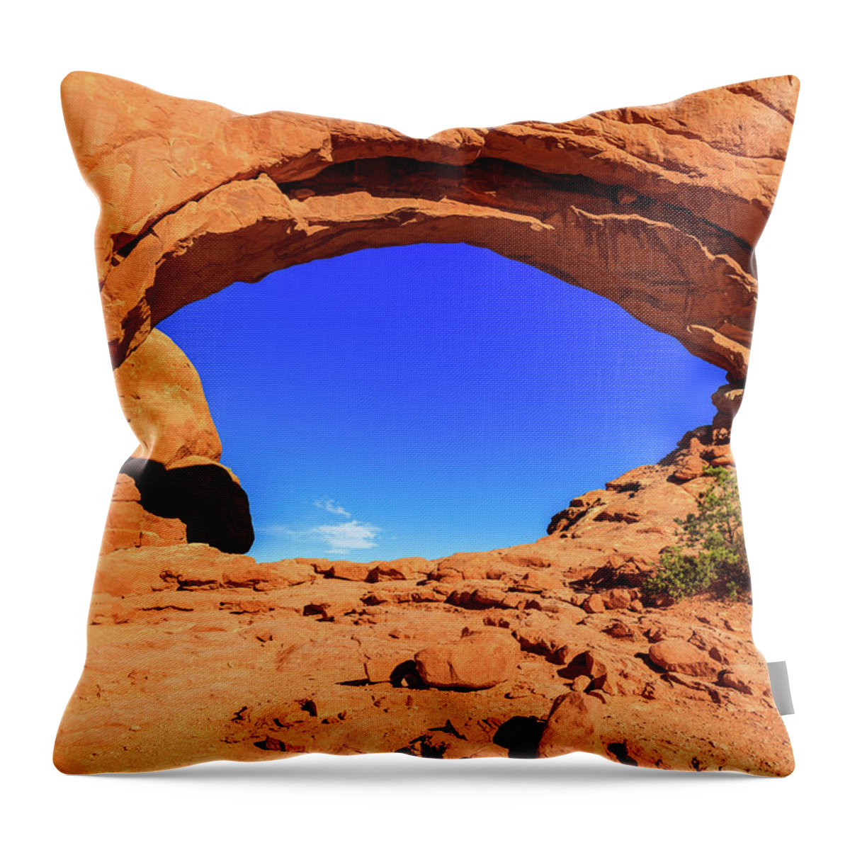Arches National Park Throw Pillow featuring the photograph Arches National Park #14 by Raul Rodriguez