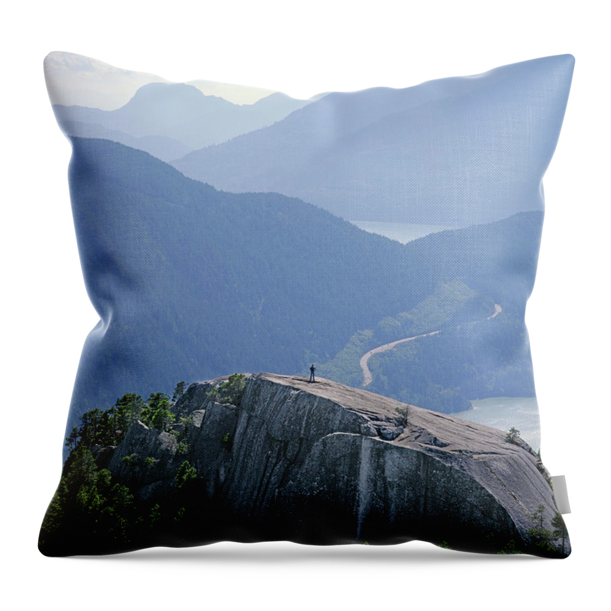 South Summit Throw Pillow featuring the photograph 1M2918 South Summit Stawamus Chief from Second Summit by Ed Cooper Photography