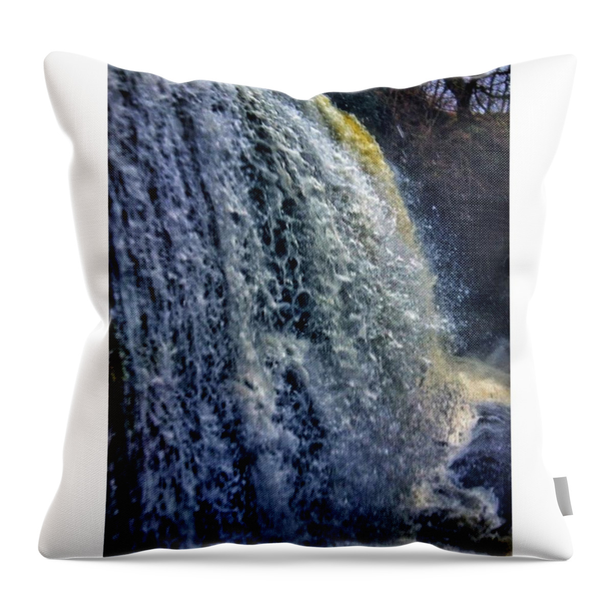 Collegelife Throw Pillow featuring the photograph Brecon Beacons #5 by Tai Lacroix