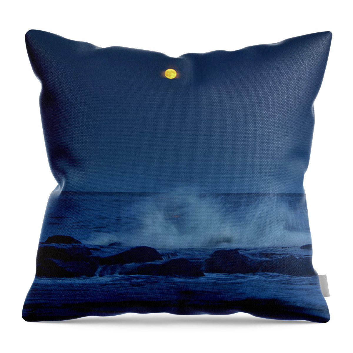 Allenhurst Beach Throw Pillow featuring the photograph Allenhurt Beach by Raymond Salani III